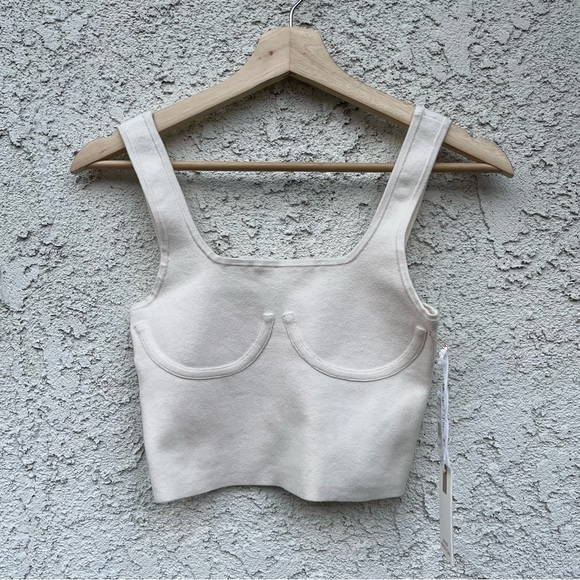 Good American - The Cupped Tank in Ivory - Picture 2 of 5